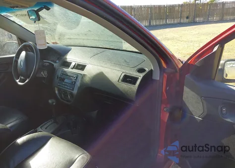 2005 Ford Focus Zx3 from USA, damaged, VIN 3FAFP31N55R157599